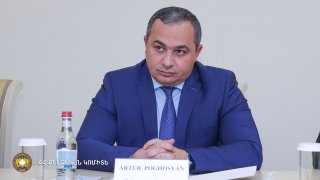 ՀՀ քննչական կոմիտեի նախագահը հանդիպել է Հնդկաստանի դեսպանին և Հնդկաստանում վերապատրաստում անցած քննիչներին